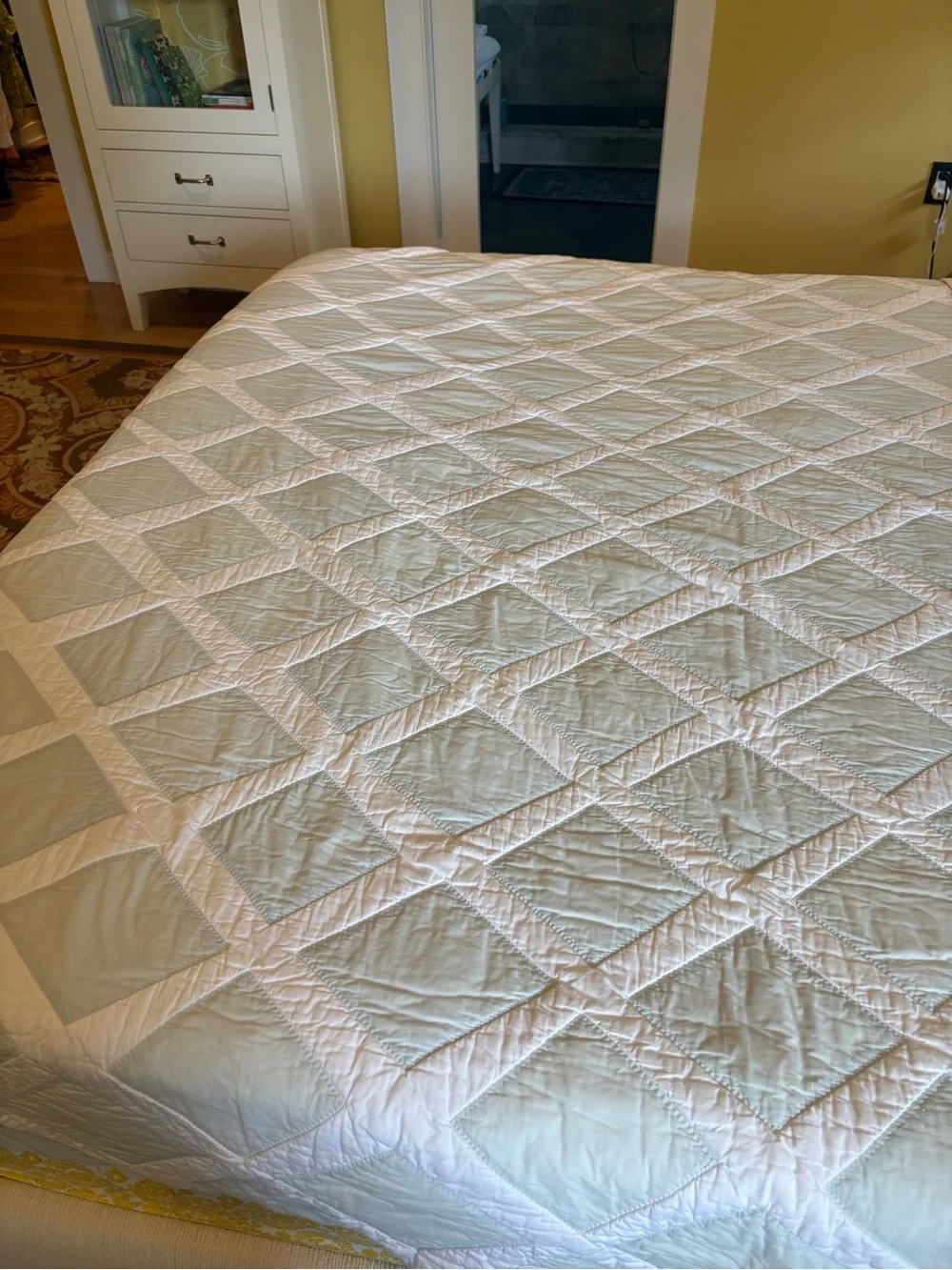 Serena & Lily Aqua and White Diamond Quilt Queen EUC